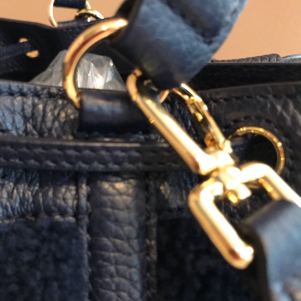 Tory Burch Navy Shearling Bucket Bag with Cream and Forest Green Stripes - Picture 6 of 12